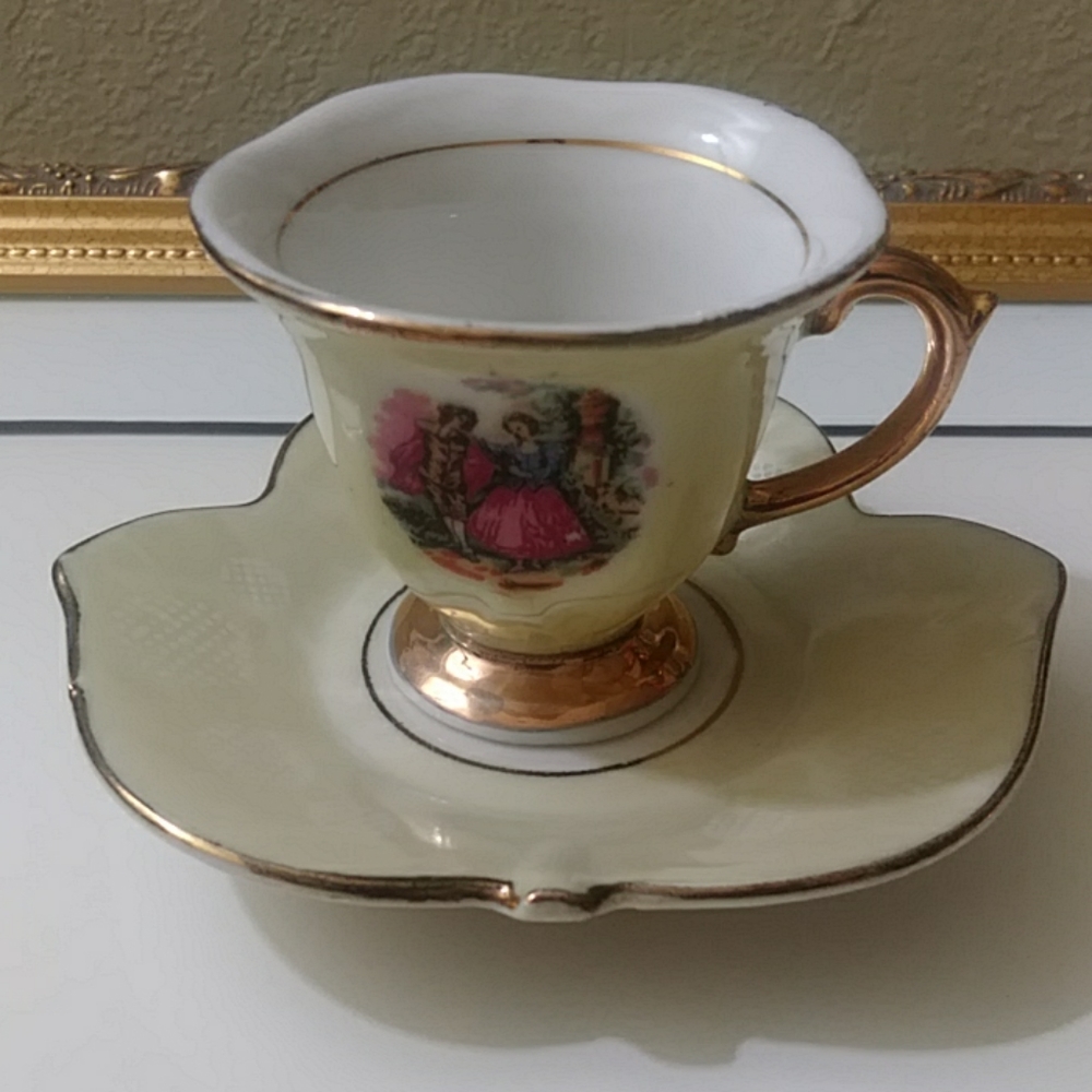 Vintage coffe cup and plate